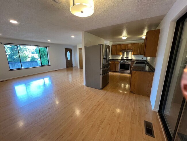 Foto del edificio - Lovely Home for Rent in Secluded Setting