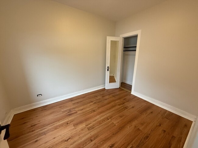 Foto del edificio - 3420 W Irving Park Rd