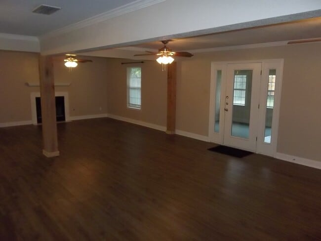 Building Photo - 3 BEDROOM, BELTON ISD
