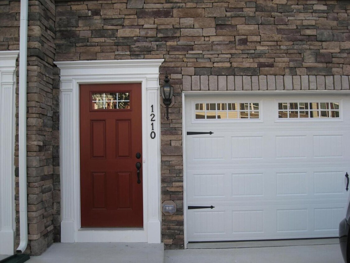 Foto principal - Large, Luxury, Garage Townhome in Hockessi...