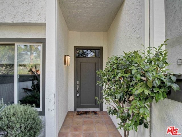 Building Photo - 17085 Palisades Cir