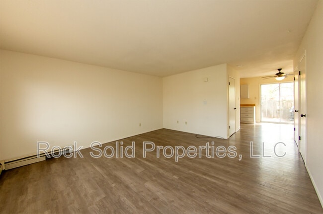 Foto del edificio - 4721 Hickory Pl