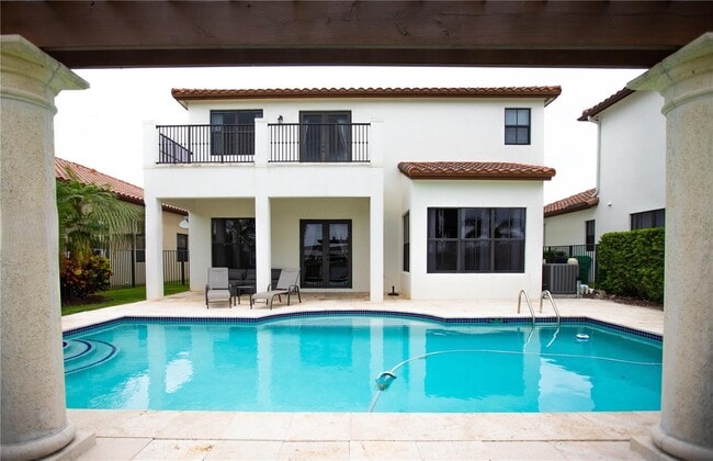 Foto del edificio - 3492 NW 82nd Dr