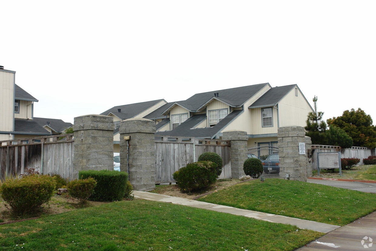 Foto del edificio - Cypress Gates Apartments