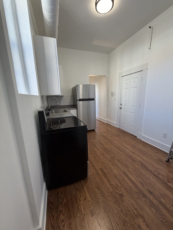 Foto del edificio - 816 Massachusetts St