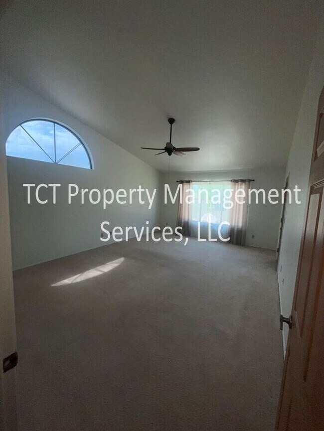 Foto del edificio - Beautiful 2 bedroom 55+ Community in Gold ...