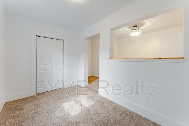 Building Photo - 666 Boggs Ave