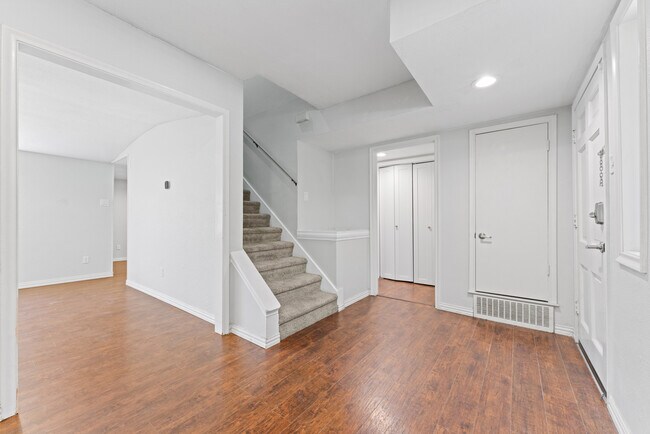 Foto del edificio - 13036 Glenside Dr