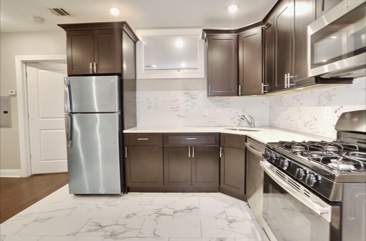 Foto principal - 2866 John F. Kennedy Blvd