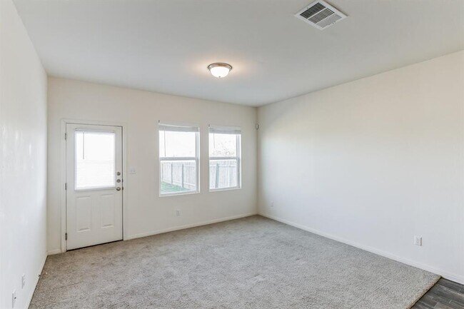 Foto del edificio - 13609 Charles Abraham Wy