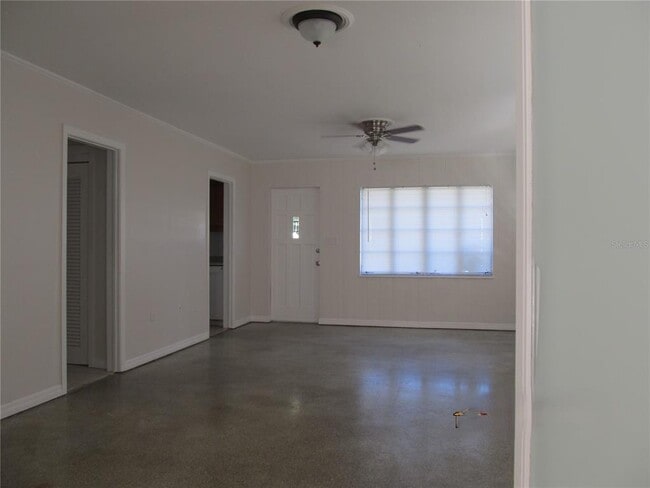 Building Photo - 300 Colonia Ln
