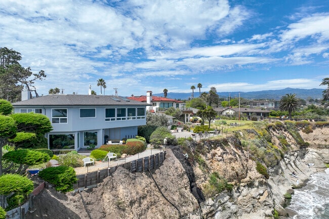 Pleasure Point has plenty of beachside homes.