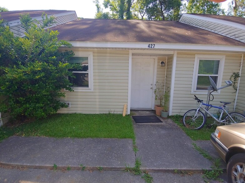 Primary Photo - 427 Cactus St
