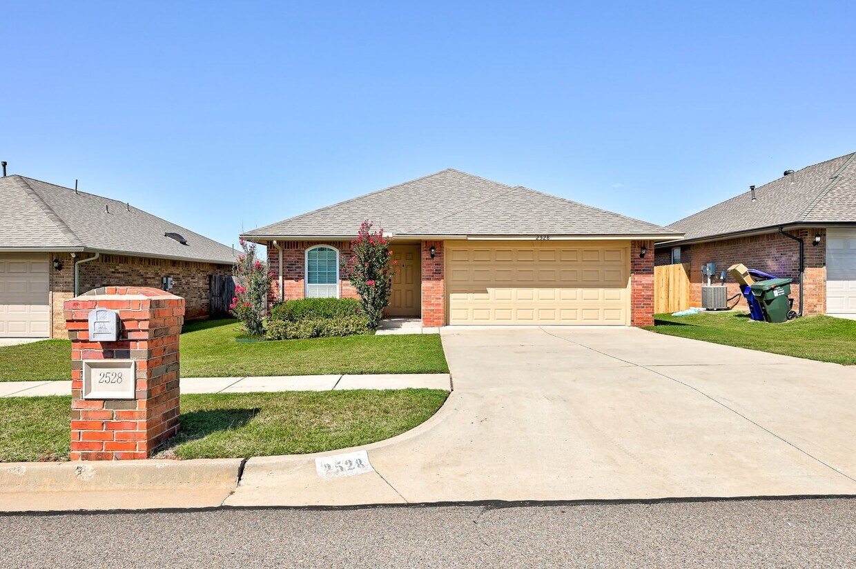 Foto principal - Fantastic home in excellent condition. Off...