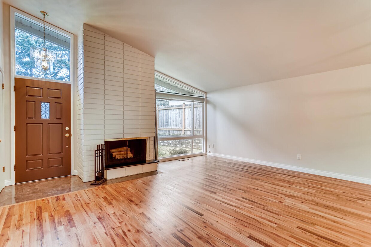 Primary Photo - 14911 SE 43rd St