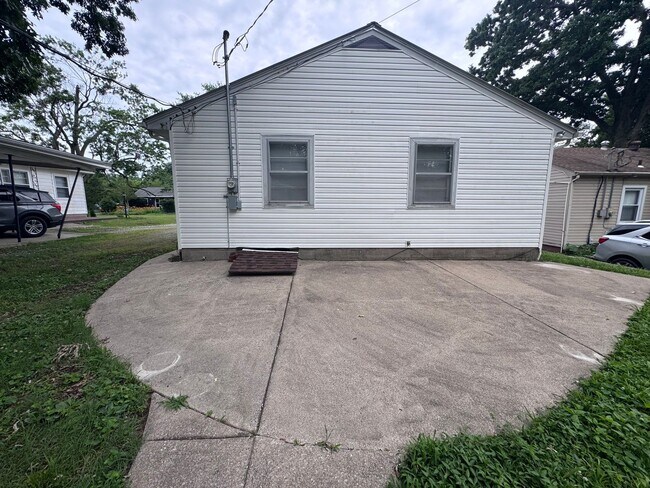 Foto del edificio - House in Paducah City Limits