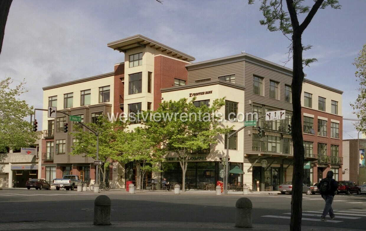 Primary Photo - 1225 Railroad Ave
