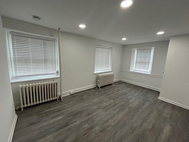 Building Photo - 1 Bedroom, 1 bath