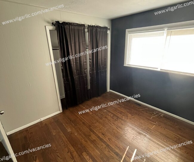 Foto del edificio - 2 large bedrooms & 1 newly updated bathroom home in Gary, IN