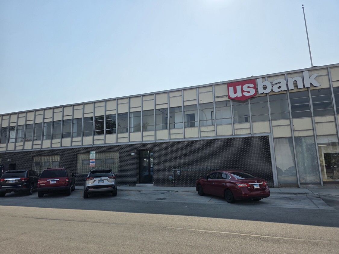 Primary Photo - 2202 Lombard Ave