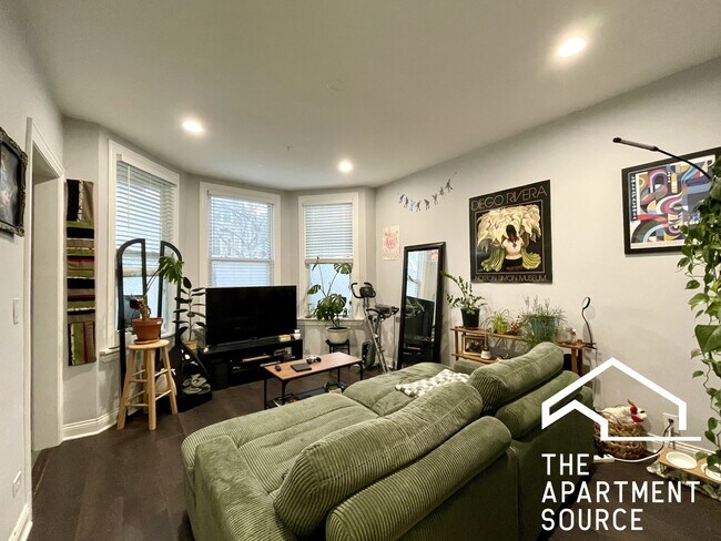 Foto del edificio - 2824 N Ridgeway Ave