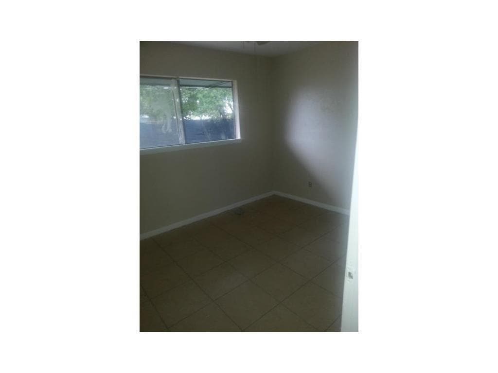 Building Photo - 5601 Tanglewood Dr