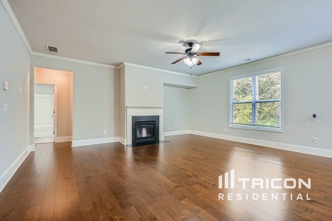 Building Photo - 5928 Wolf Creek Dr