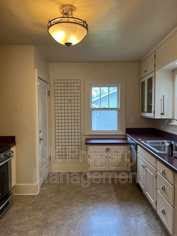 Foto del edificio - 2217 1st Ave S