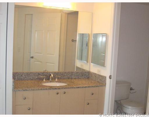 Building Photo - 2421 Centergate Dr
