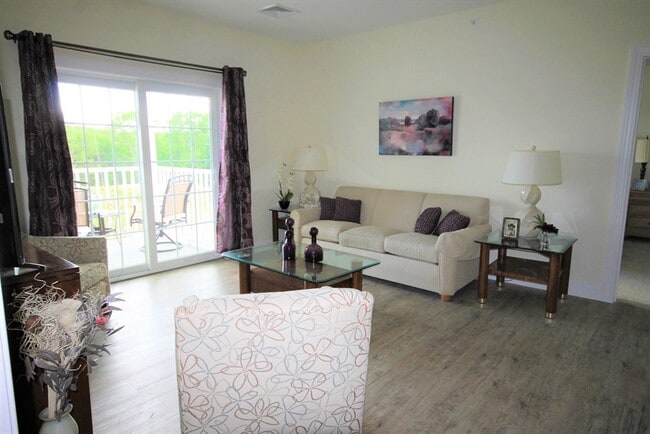 Building Photo - 2 Regency Village Way