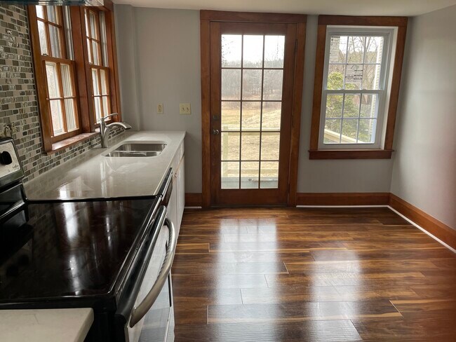 Building Photo - 524 Stow Rd