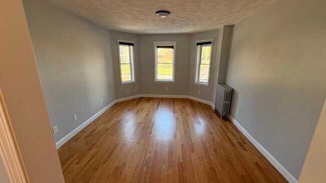 Building Photo - 117 Revere St