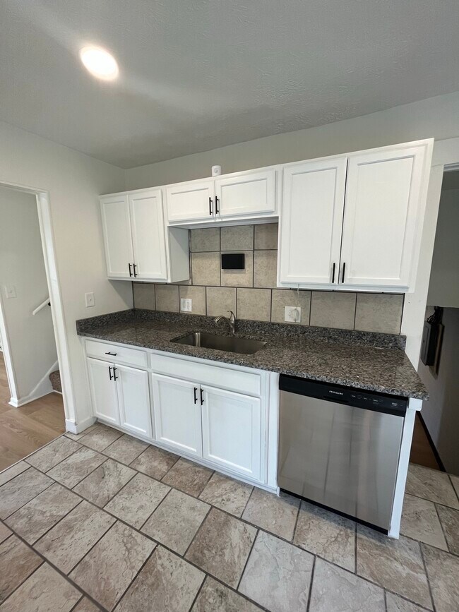 Foto del edificio - 1921 Dunning Rd