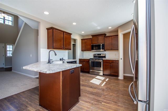 Foto del edificio - 642 Barnsley Cv