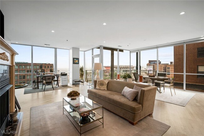 Foto del edificio - 701 W Lakeside Ave