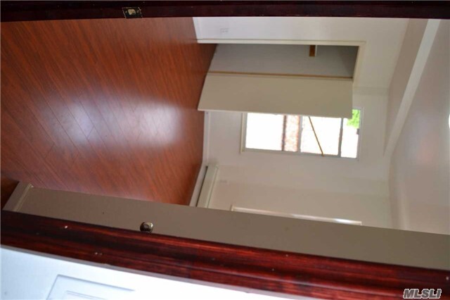 Foto del edificio - 85-31-85164 164th St