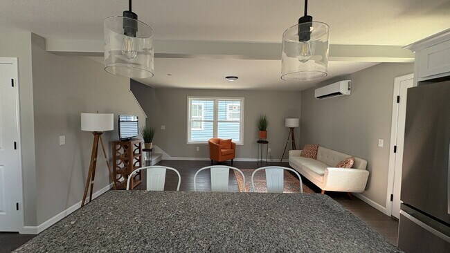 Foto del edificio - Brand New Townhomes | 3 Bed / 2.5 Bath | Available Now | $2,799/mo