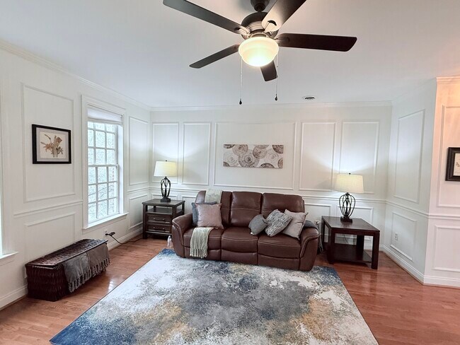 Foto del edificio - 324 Long Pointe Ln