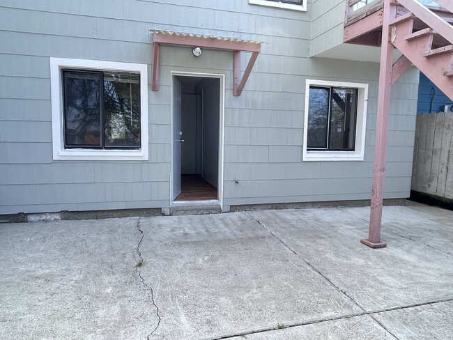 Building Photo - 1551 45th Ave
