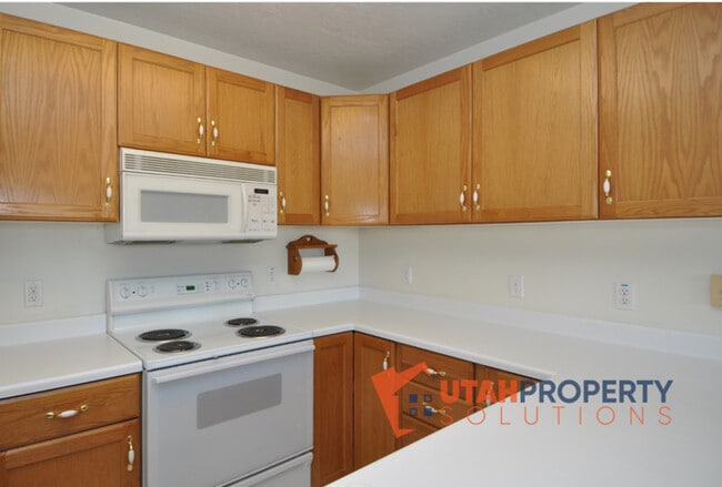 Building Photo - 9255 Jefferson Cove