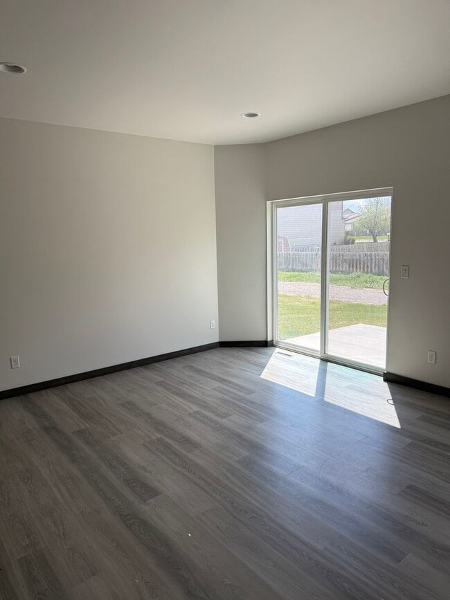 Building Photo - 1518 Butler Creek Ave