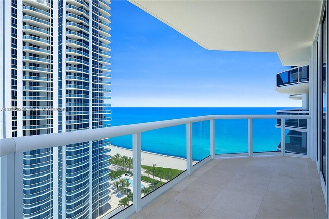 Building Photo - 4775 Collins Ave