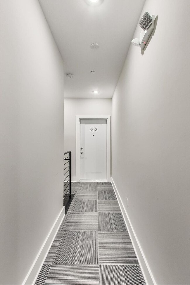 Building Photo - 1638 K St NE