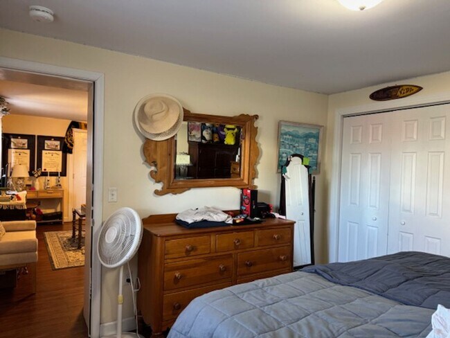 Foto del edificio - 215 N Lewis St