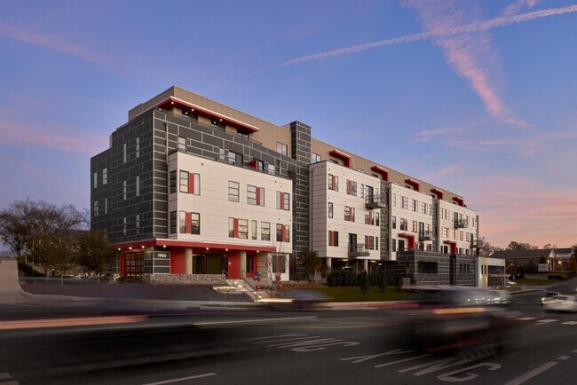 Foto del edificio - 1900 12th Ave S