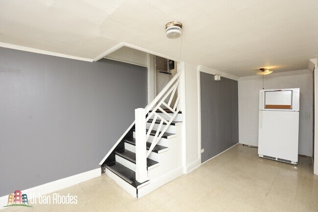 Building Photo - 4437 N Rockwell St