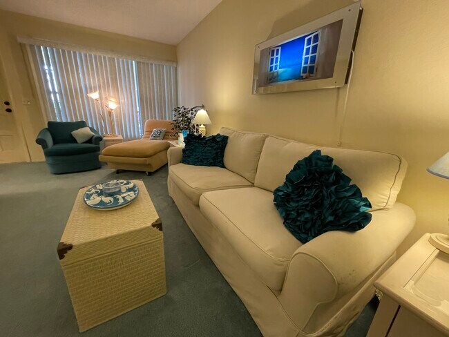 Foto del edificio - 2459 Franciscan Dr