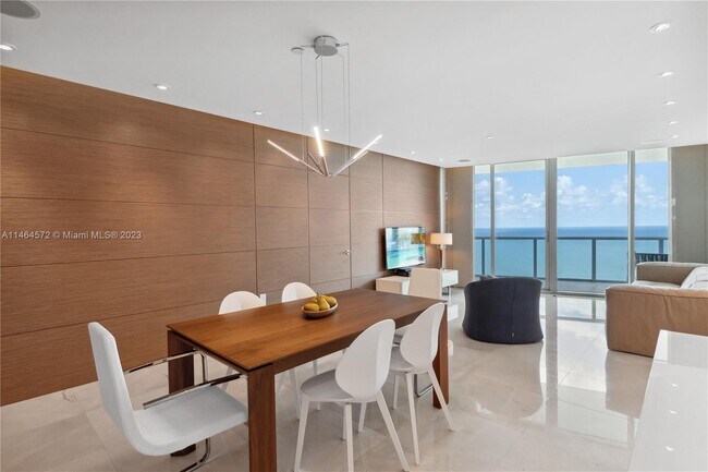 Foto del edificio - 17001 Collins Ave
