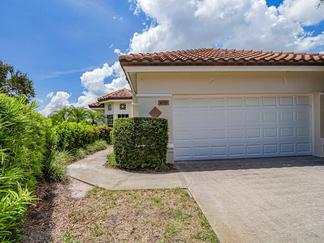 Building Photo - 4791 S Newport Island Dr