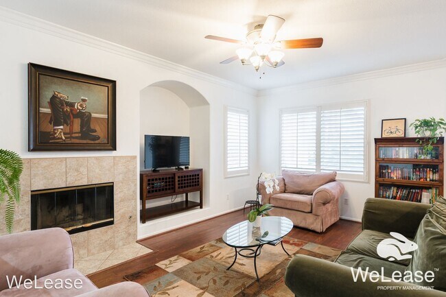 Building Photo - 4 br, 2.5 bath House - 4456 Brisbane Way #5